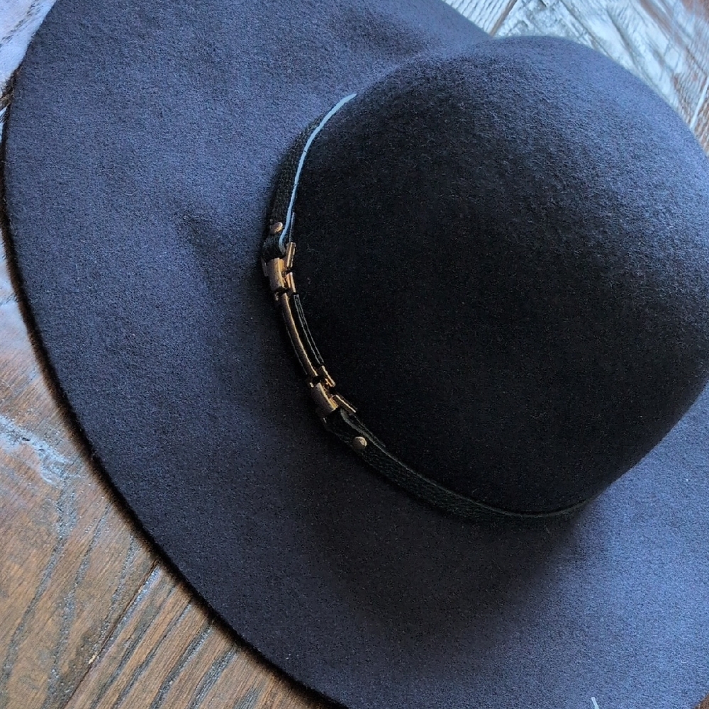 HOUSE OF HARLOW 1960 I NWOT Black Wool Wide Brim Floppy Hat w/ Gold Accents, O/S